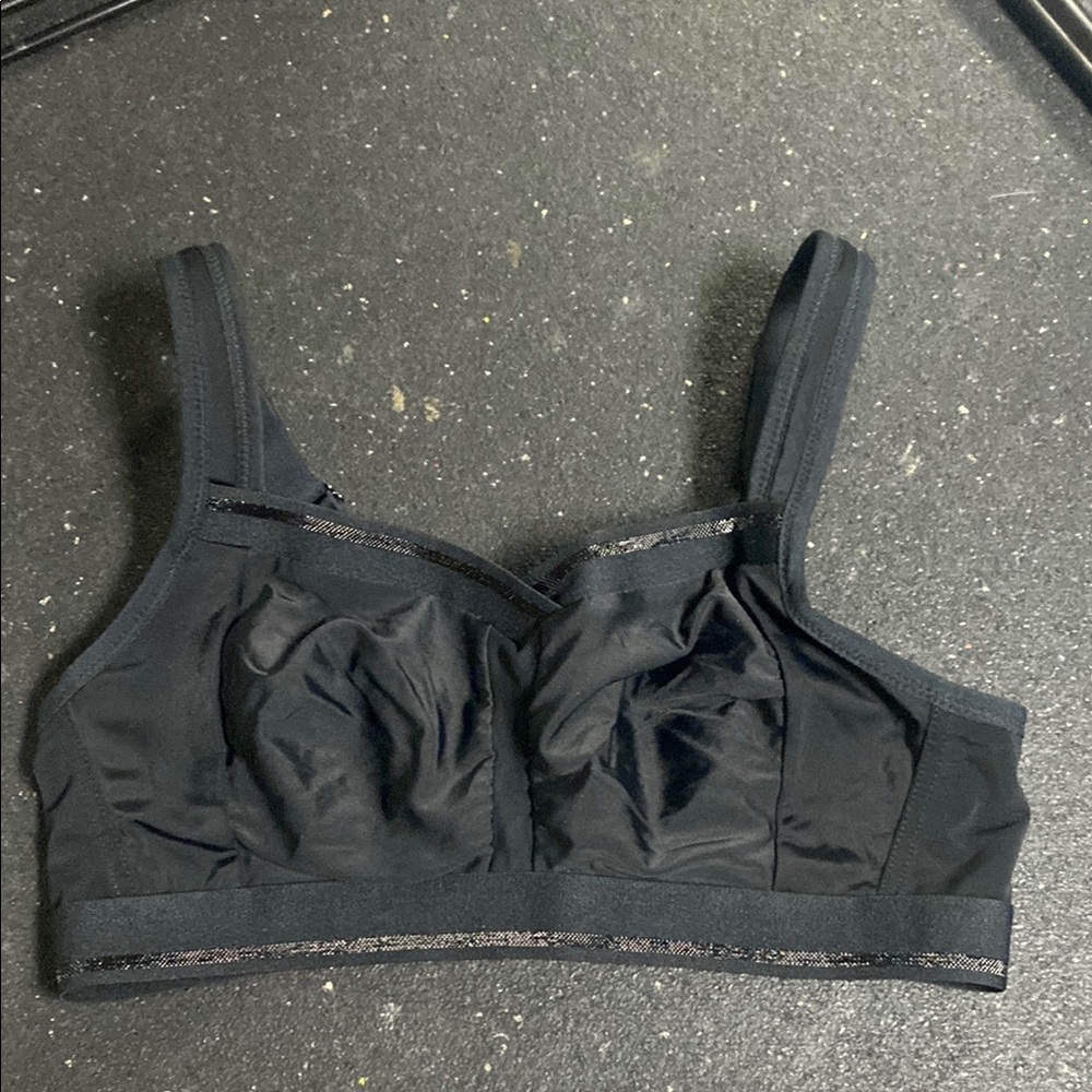 Breezies Seamless Elegant Black Women's  Bra Size 34B